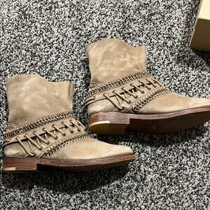 Free people chain Ankle Boots